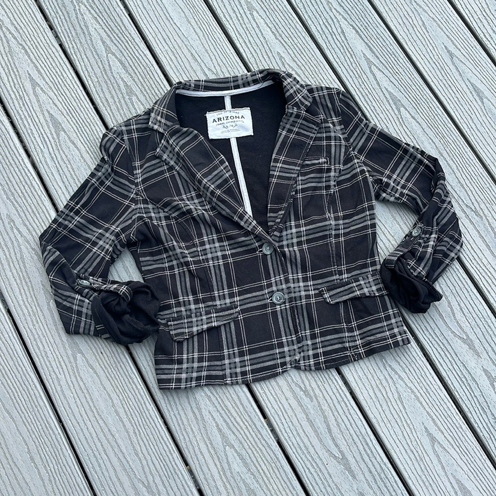 ❄️ Gray and Black Plaid Statement Blazer
